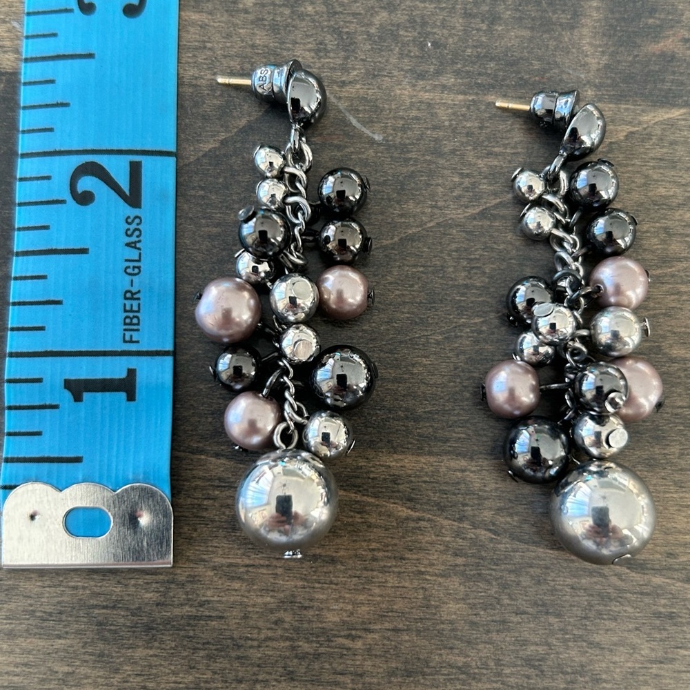 Fashion drop earring